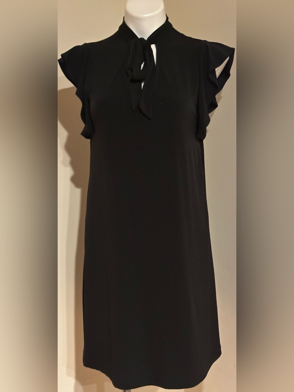 CHETTA B Ruffles Cap Sleeves Key Hole Tie Front Dress Stretchy Material Sz M